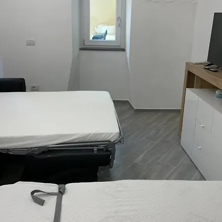 Charming Centre With Views